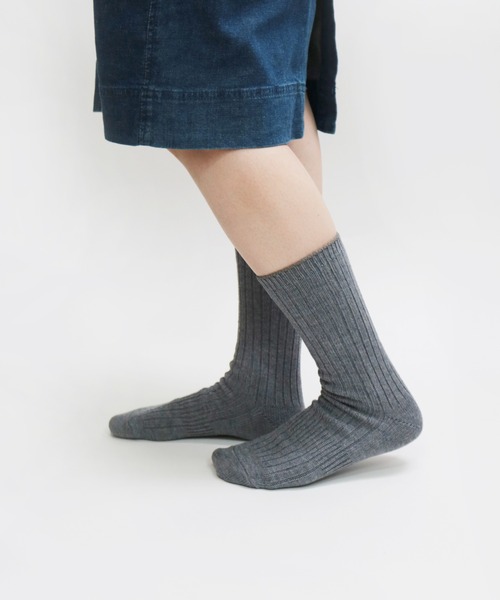 TAWARA（タワラ）の「メリノウールミックスリブクルーソックス（ソックス/靴下・レディース・ピンク/グリーン/レッド/マスタード/ネイビー/ターコイズブルー/オレンジ/杢グレー/ブラック・M/S）」の3枚目の写真