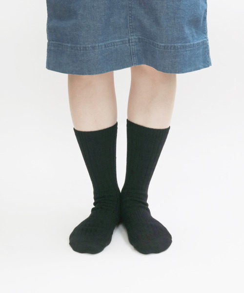 TAWARA（タワラ）の「メリノウールミックスリブクルーソックス（ソックス/靴下・レディース・ピンク/グリーン/レッド/マスタード/ネイビー/ターコイズブルー/オレンジ/杢グレー/ブラック・M/S）」の2枚目の写真