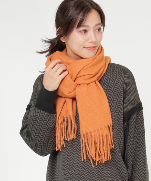 ikka（イッカ）の「カシミヤタッチ無地マフラー（マフラー・レディース・ブラウン/グレー/オフホワイト/オレンジ/ブルー・FREE）」の8枚目の写真