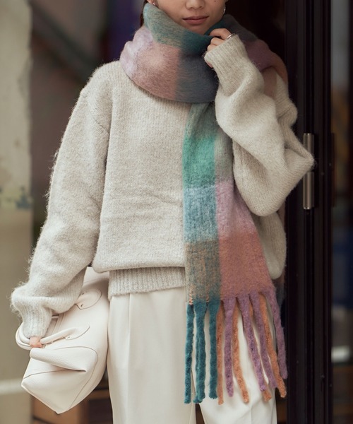 titivate（ティティベイト）の「ﾎﾞﾘｭｰﾑﾁｪｯｸﾏﾌﾗｰ/ｽﾄｰﾙ（マフラー・レディース・パープル/イエロー/グリーン・FREE）」の10枚目の写真