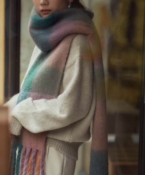 titivate（ティティベイト）の「ﾎﾞﾘｭｰﾑﾁｪｯｸﾏﾌﾗｰ/ｽﾄｰﾙ（マフラー・レディース・パープル/イエロー/グリーン・FREE）」の7枚目の写真