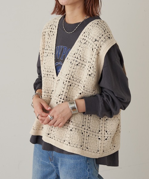 CIAOPANIC TYPY（チャオパニックティピー）の「モチーフレース編みベスト（ベスト・レディース・アイボリー/レッド/ベージュ・ONE SIZE）」の6枚目の写真