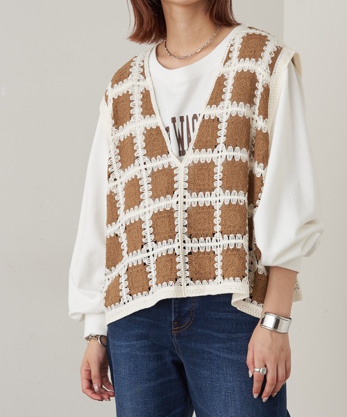 CIAOPANIC TYPY（チャオパニックティピー）の「モチーフレース編みベスト（ベスト・レディース・アイボリー/レッド/ベージュ・ONE SIZE）」の16枚目の写真