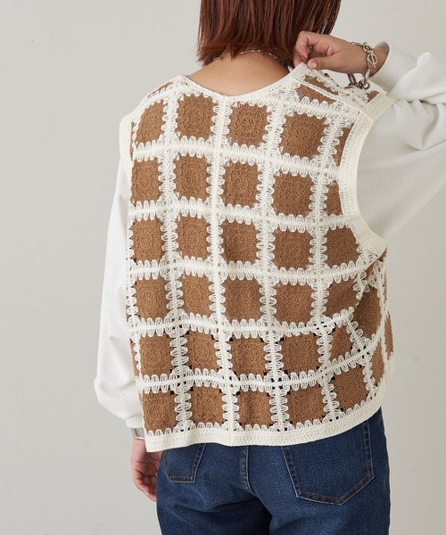 CIAOPANIC TYPY（チャオパニックティピー）の「モチーフレース編みベスト（ベスト・レディース・アイボリー/レッド/ベージュ・ONE SIZE）」の21枚目の写真