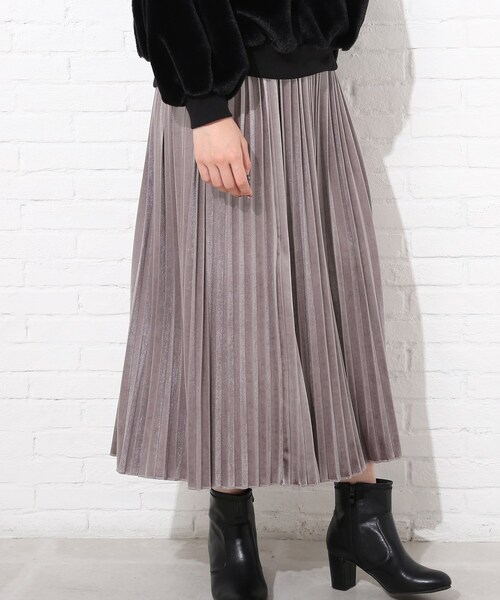 Cutie Blonde(キューティーブロンド)の「◆【S-L】ベロアプリーツスカート(スカート・レディース・ピンク系/ダークグレー/ナチュラル・03/01/02)」の2枚目の写真