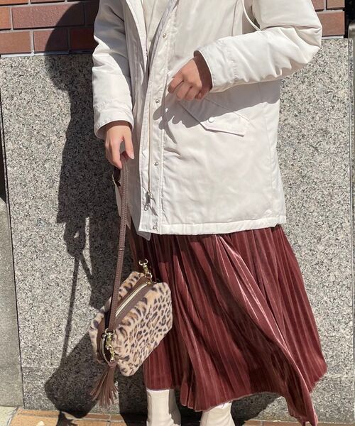 Cutie Blonde(キューティーブロンド)の「◆【S-L】ベロアプリーツスカート(スカート・レディース・ピンク系/ダークグレー/ナチュラル・03/01/02)」の13枚目の写真