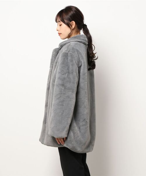 AZUL by moussy(アズールバイマウジー)の「FLUFFY CHESTER COATフラッフィーチェスターコート(チェスターコート・レディース・グレー/ベージュ・SMALL/MEDIUM)」の3枚目の写真