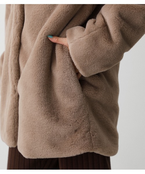 AZUL by moussy(アズールバイマウジー)の「FLUFFY CHESTER COATフラッフィーチェスターコート(チェスターコート・レディース・グレー/ベージュ・SMALL/MEDIUM)」の22枚目の写真