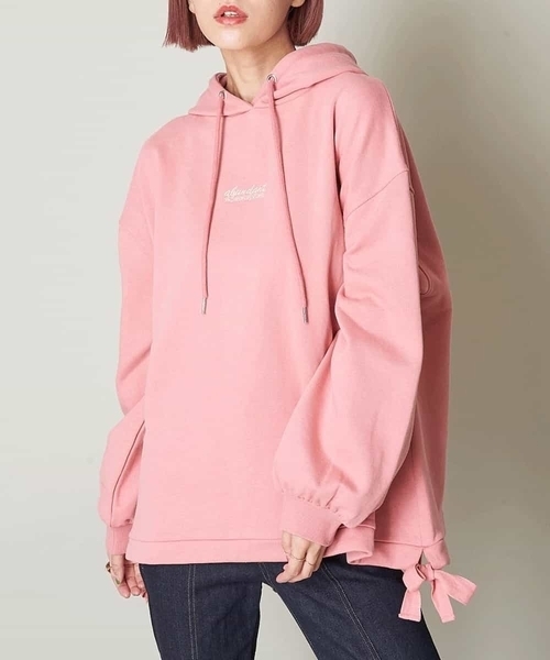 A de a.v.v(アードアー・ヴェ・ヴェ)の「裾リボンロゴパーカー(パーカー・レディース・ライトピンク/アイボリー/ブラック・38/36)」の1枚目の写真