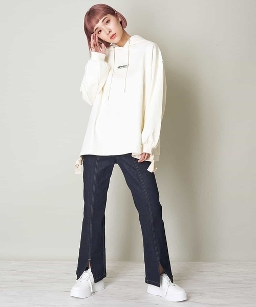 A de a.v.v(アードアー・ヴェ・ヴェ)の「裾リボンロゴパーカー(パーカー・レディース・ライトピンク/アイボリー/ブラック・38/36)」の11枚目の写真