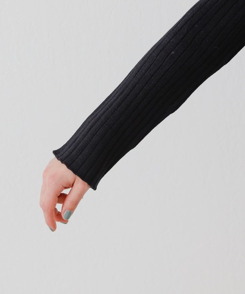 COLONY 2139（コロニートゥーワンスリーナイン）の「ボタン付スクエアネックワイドリブニットプルオーバー（ニット/セーター・レディース・ブラック/アイボリー/グリーン/モカ・FREE）」の16枚目の写真