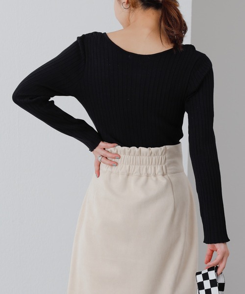 COLONY 2139（コロニートゥーワンスリーナイン）の「ボタン付スクエアネックワイドリブニットプルオーバー（ニット/セーター・レディース・ブラック/アイボリー/グリーン/モカ・FREE）」の18枚目の写真