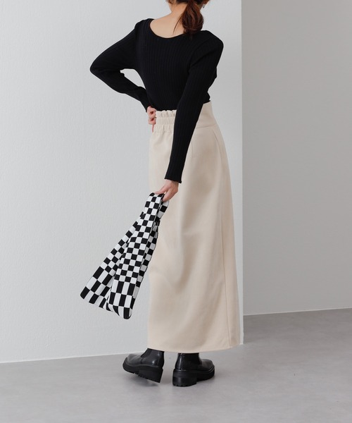 COLONY 2139（コロニートゥーワンスリーナイン）の「ボタン付スクエアネックワイドリブニットプルオーバー（ニット/セーター・レディース・ブラック/アイボリー/グリーン/モカ・FREE）」の7枚目の写真