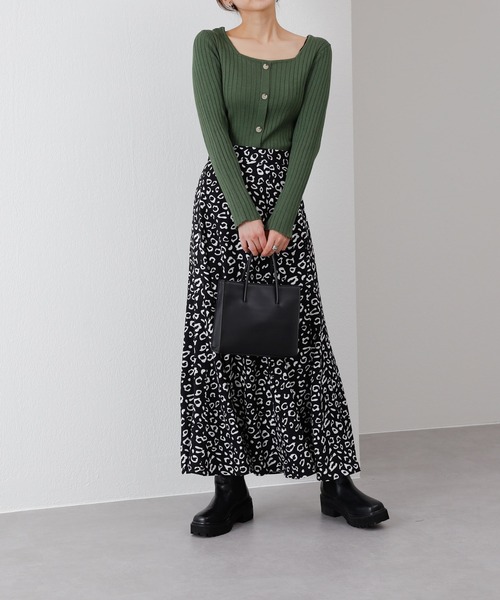 COLONY 2139（コロニートゥーワンスリーナイン）の「ボタン付スクエアネックワイドリブニットプルオーバー（ニット/セーター・レディース・ブラック/アイボリー/グリーン/モカ・FREE）」の12枚目の写真