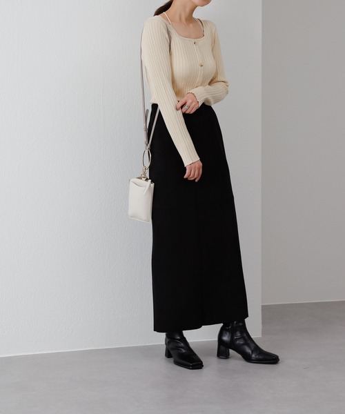 COLONY 2139（コロニートゥーワンスリーナイン）の「ボタン付スクエアネックワイドリブニットプルオーバー（ニット/セーター・レディース・ブラック/アイボリー/グリーン/モカ・FREE）」の5枚目の写真