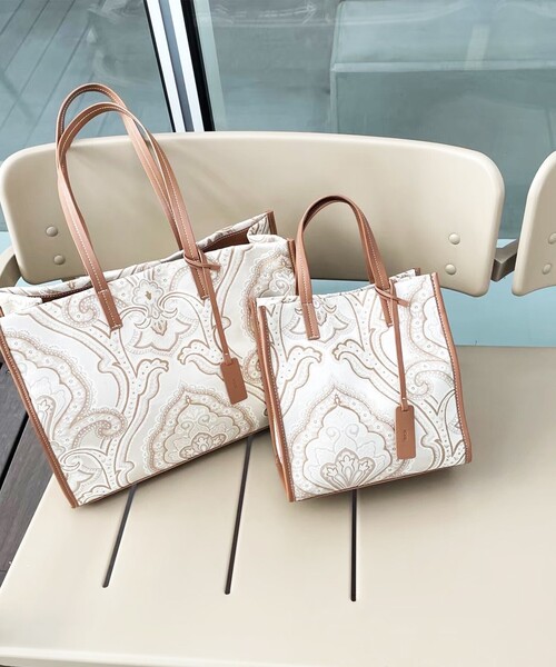 OPAQUE.CLIP（オペークドットクリップ）の「◆アソートスクエアビッグトートバッグ（トートバッグ・レディース・オフホワイト/キャメル・00）」の19枚目の写真