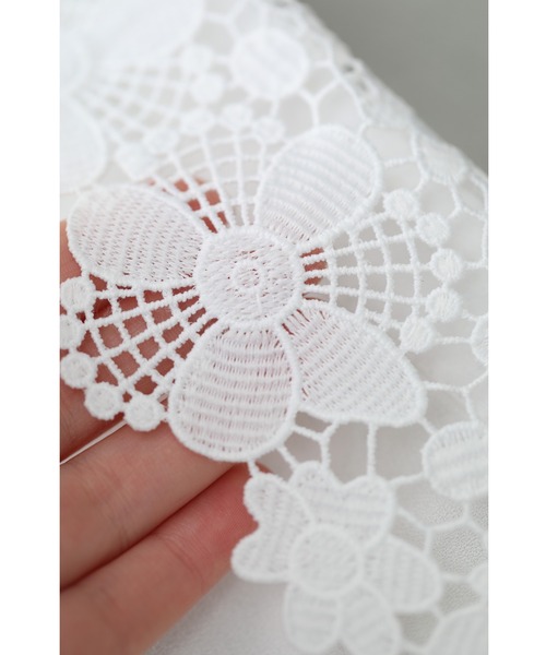 cawaii（カワイイ）の「いつもの服が可愛いく変わる。白花レースの付け襟（付け襟・レディース・ホワイト・FREE）」の9枚目の写真