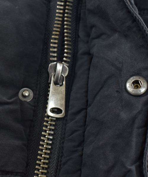 Guess(ゲス)の「【ヴィンテージ古着】GUESS/ゲス ロゴ刺繍 中綿入りベスト(ダウンベスト・メンズ・ブラック・MEDIUM)」の5枚目の写真