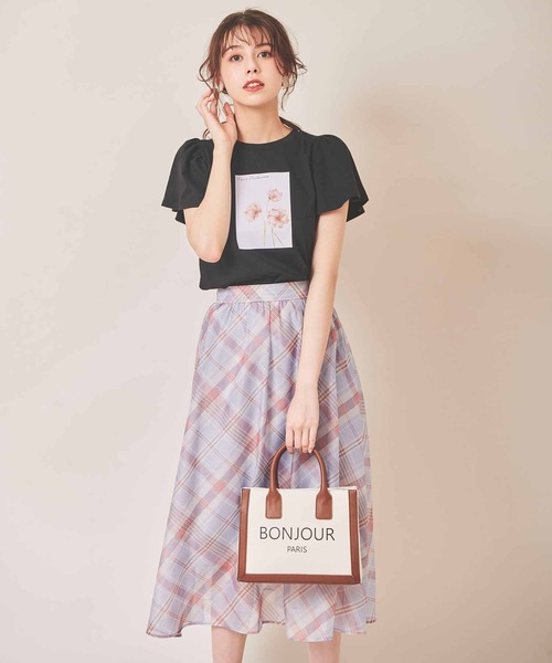 31 Sons de mode（トランテアン　ソン　ドゥ　モード）の「フラワーフォト風Ｔシャツ（Tシャツ/カットソー・レディース・ブラック/オフホワイト・36）」の7枚目の写真