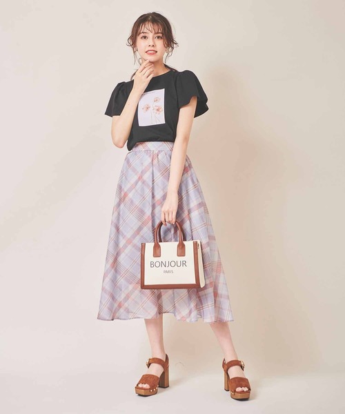 31 Sons de mode（トランテアン　ソン　ドゥ　モード）の「フラワーフォト風Ｔシャツ（Tシャツ/カットソー・レディース・ブラック/オフホワイト・36）」の8枚目の写真