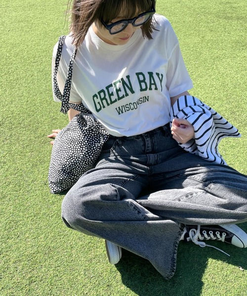 WEGO(ウィゴー)の「WEGO/ドロップショルダーカレッジロゴTシャツ(Tシャツ/カットソー・レディース・ホワイト/ライトグレー/ダークグリーン/その他1/ホワイト系その他/スミクロ・FREE)」の13枚目の写真