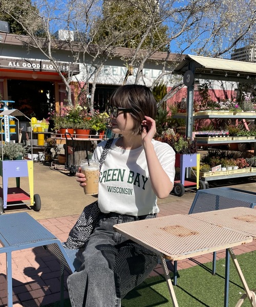 WEGO(ウィゴー)の「WEGO/ドロップショルダーカレッジロゴTシャツ(Tシャツ/カットソー・レディース・ホワイト/ライトグレー/ダークグリーン/その他1/ホワイト系その他/スミクロ・FREE)」の12枚目の写真