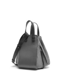 LOEWE（ロエベ）の「ハンモックバッグ スモール (カーフ＆スエード)（ハンドバッグ・レディース）」