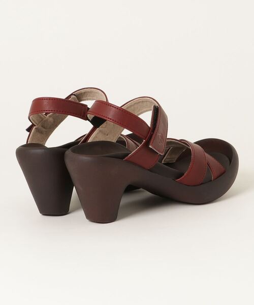 Regetta Canoe（リゲッタカヌー）の「Regetta Canoenoe/リゲッタカヌー バックベルト付き クロスベルト サンダル コンフォート CJBN5710（サンダル・レディース・ブラウン/レッド・S/M/L）」の4枚目の写真