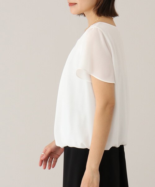 UNTITLED（アンタイトル）の「◆【オフィスにも学校行事にも】フレアスリーブ 半袖ブラウス（シャツ/ブラウス・レディース・オフホワイト/ピンク/ネイビー/サックスブルー/ナチュラル・01/02/03/04/44/48）」の14枚目の写真