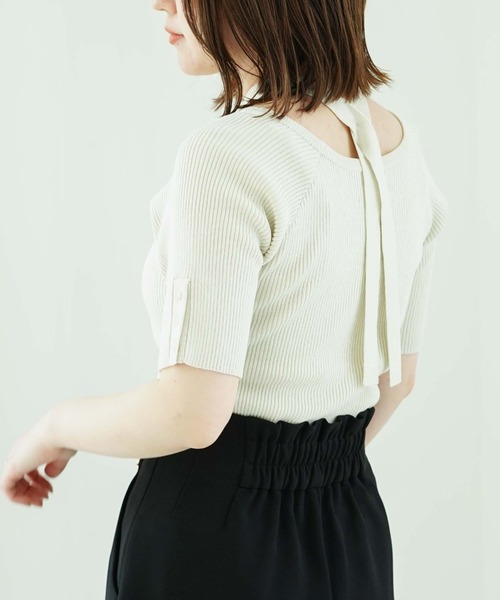 archives(アルシーヴ)の「リボン付きオフショルニット(ニット/セーター・レディース・ブラック/オレンジ/グリーン/アイボリー・MEDIUM)」の16枚目の写真