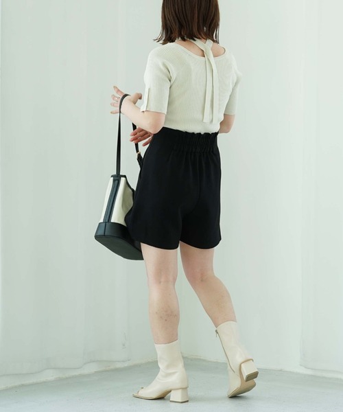 archives(アルシーヴ)の「リボン付きオフショルニット(ニット/セーター・レディース・ブラック/オレンジ/グリーン/アイボリー・MEDIUM)」の6枚目の写真