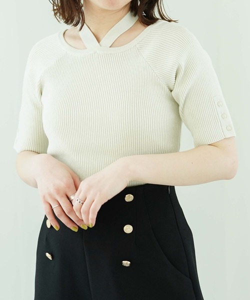 archives(アルシーヴ)の「リボン付きオフショルニット(ニット/セーター・レディース・ブラック/オレンジ/グリーン/アイボリー・MEDIUM)」の22枚目の写真