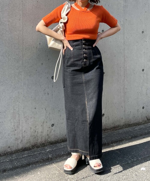 archives(アルシーヴ)の「リボン付きオフショルニット(ニット/セーター・レディース・ブラック/オレンジ/グリーン/アイボリー・MEDIUM)」の21枚目の写真