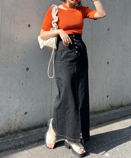 archives(アルシーヴ)の「リボン付きオフショルニット(ニット/セーター・レディース・ブラック/オレンジ/グリーン/アイボリー・MEDIUM)」の19枚目の写真