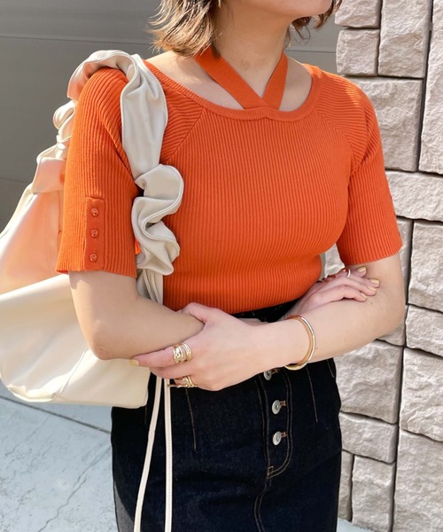 archives(アルシーヴ)の「リボン付きオフショルニット(ニット/セーター・レディース・ブラック/オレンジ/グリーン/アイボリー・MEDIUM)」の14枚目の写真