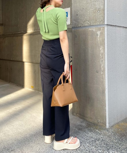 archives(アルシーヴ)の「リボン付きオフショルニット(ニット/セーター・レディース・ブラック/オレンジ/グリーン/アイボリー・MEDIUM)」の12枚目の写真