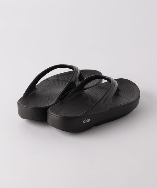 OOFOS(ウーフォス)の「<OOFOS(ウーフォス)>OOlala サンダル(サンダル・レディース・ブラック/ベージュ/グレー・7/6/8)」の6枚目の写真