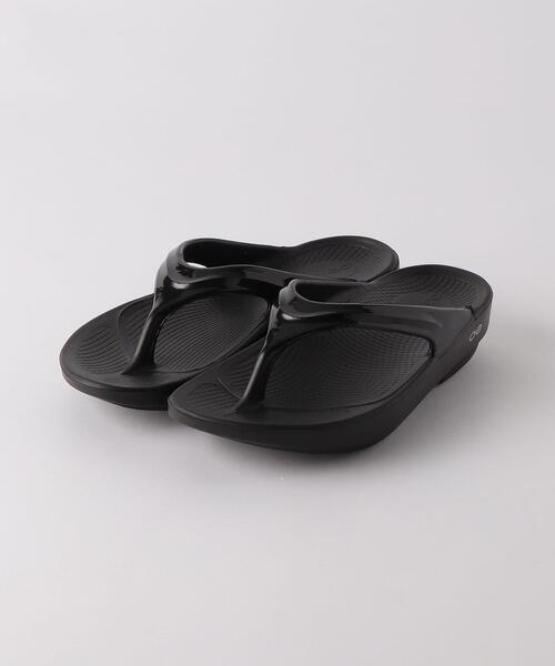 OOFOS(ウーフォス)の「<OOFOS(ウーフォス)>OOlala サンダル(サンダル・レディース・ブラック/ベージュ/グレー・7/6/8)」の9枚目の写真