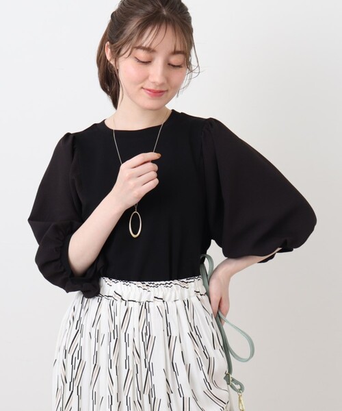 DRESKIP(ドレスキップ)の「◆【ぽわん袖/お洒落見え】袖シボシボ異素材七分袖トップス(Tシャツ/カットソー・レディース・オフホワイト/グリーン/ブラック/黄緑系・03/02/04)」の1枚目の写真