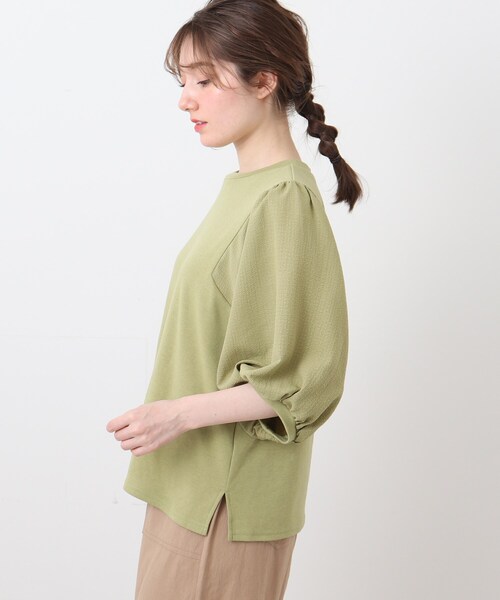 DRESKIP(ドレスキップ)の「◆【ぽわん袖/お洒落見え】袖シボシボ異素材七分袖トップス(Tシャツ/カットソー・レディース・オフホワイト/グリーン/ブラック/黄緑系・03/02/04)」の6枚目の写真