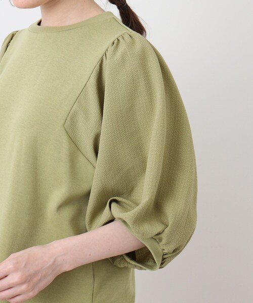 DRESKIP(ドレスキップ)の「◆【ぽわん袖/お洒落見え】袖シボシボ異素材七分袖トップス(Tシャツ/カットソー・レディース・オフホワイト/グリーン/ブラック/黄緑系・03/02/04)」の9枚目の写真