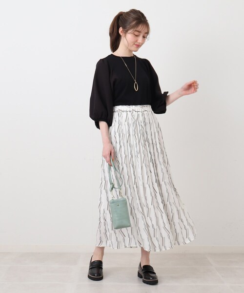 DRESKIP(ドレスキップ)の「◆【ぽわん袖/お洒落見え】袖シボシボ異素材七分袖トップス(Tシャツ/カットソー・レディース・オフホワイト/グリーン/ブラック/黄緑系・03/02/04)」の22枚目の写真