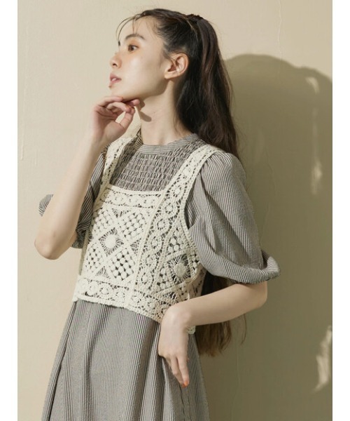 Sugar spoon（シュガースプーン）の「・SUGAR SPOON カギ針風ベスト（ベスト・レディース・ライトブルー/ブラック/グレー/ナチュラル・FREE）」の4枚目の写真