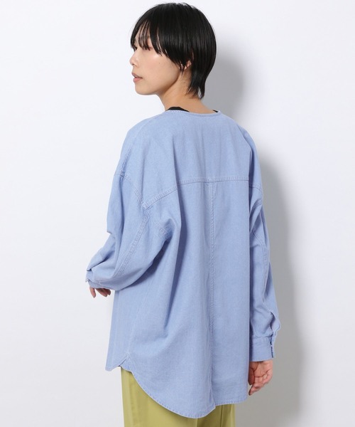 LAKOLE（ラコレ）の「ライトオンスデニムノーカラーシャツ / 276569（シャツ/ブラウス・レディース・ライトブルー/グレー/サックスブルー・SMALL/MEDIUM）」の12枚目の写真