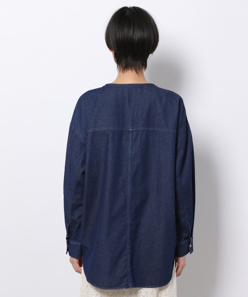 LAKOLE（ラコレ）の「ライトオンスデニムノーカラーシャツ / 276569（シャツ/ブラウス・レディース・ライトブルー/グレー/サックスブルー・SMALL/MEDIUM）」の18枚目の写真
