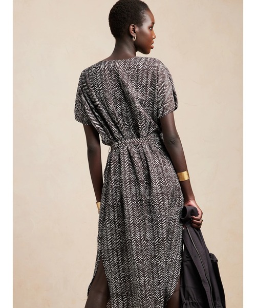 BANANA REPUBLIC FACTORY STORE(バナナリパブリック ファクトリーストア)の「BANANA REPUBLIC FACTORY STORE ミディ シャツドレス(ワンピース・レディース・ホワイト/その他・S/M/L/XS)」の3枚目の写真