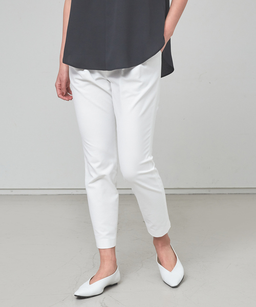 qualite（カリテ）の「コットンリネン2WAYストレッチタックパンツ（スラックス・レディース・ブラック/オフホワイト/ライラック/グリーン・40/34/32/38/36）」の2枚目の写真