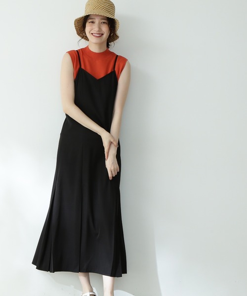 N.(N. Natural Beauty Basic)(エヌエヌナチュラルビューティーベーシック)の「◆プリーツマーメイドキャミワンピース(ワンピース・レディース・ブラック/オフホワイト/ライトグリーン・MEDIUM)」の2枚目の写真