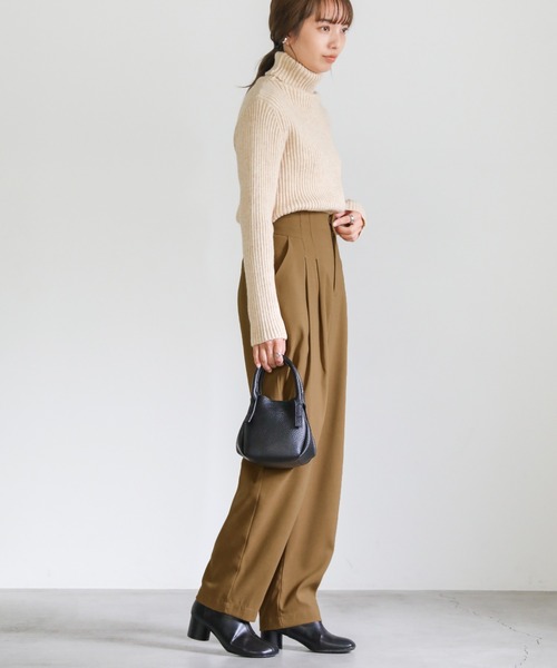 select MOCA(セレクトモカ)の「ハイウエストダブルタックパンツ(スラックス・レディース・テラコッタ/ブラック/ダークベージュ・FREE)」の11枚目の写真