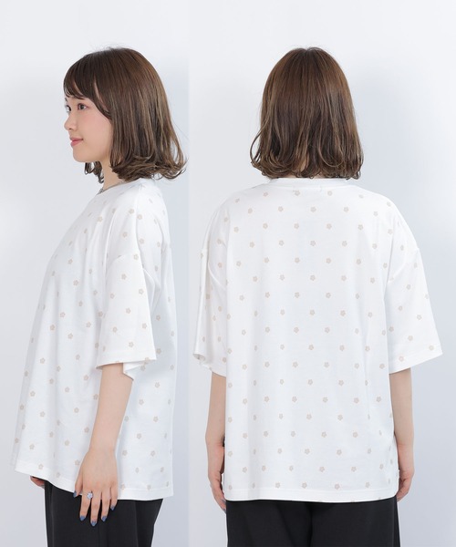 MARY QUANT 総柄デイジープリントビッグ Tシャツ(ブラック) 完売品 MARY QUANT（マリークワント）の「総柄デイジープリントビッグ T